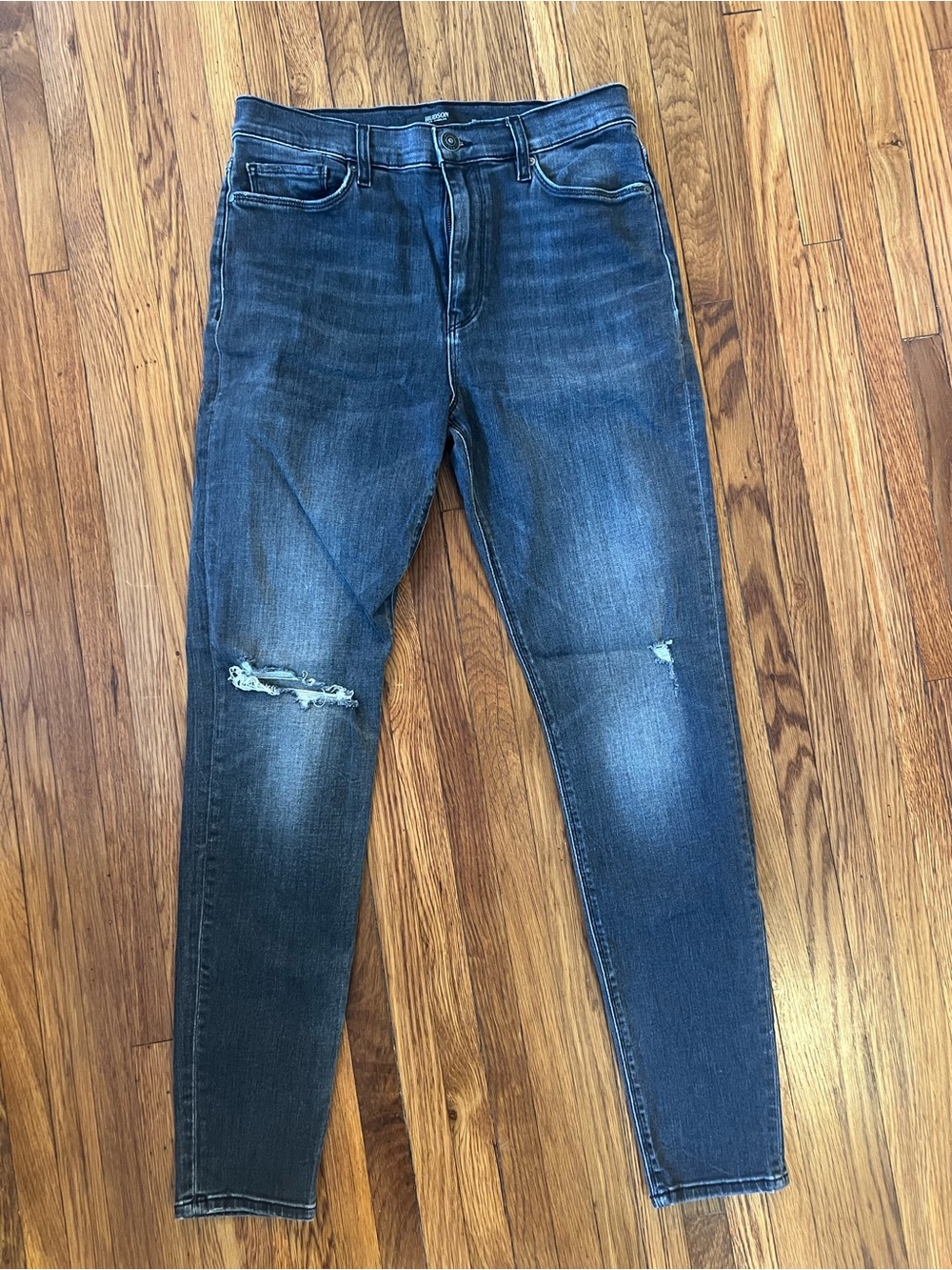 Hudson Jeans Women’s Black Faded Denim Skinny with Knee Distressing Size 30